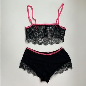 NWT Chanel black lace lingerie set size 36